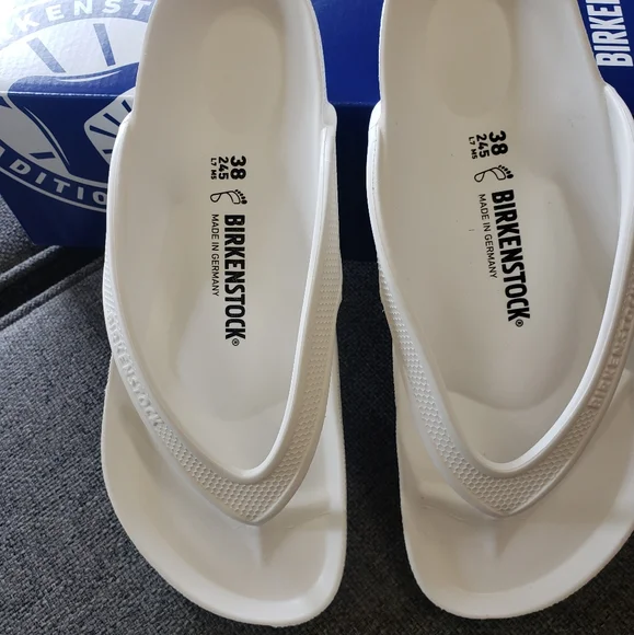 Birkenstock Women's White Sandals - Picture 1 of 7
